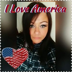 Meet your Posher, Laena